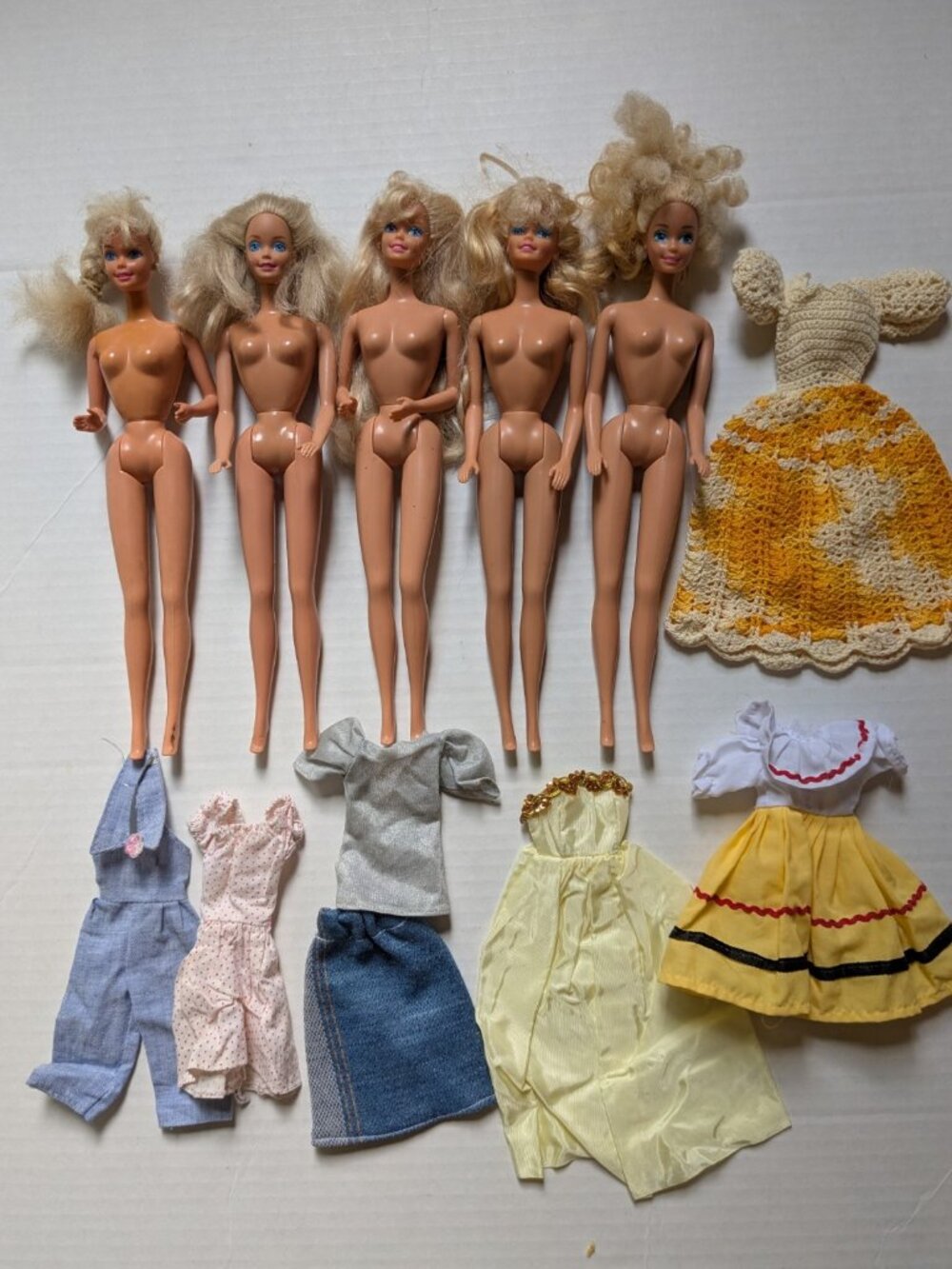 Lot of 5 Mattel Barbies + Mixed Outfits 80s/90s Fashion Dolls Play Barbie Blonde